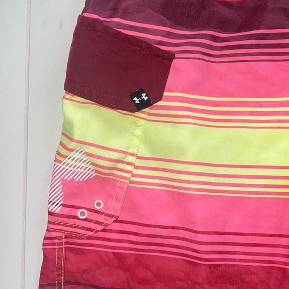 Under Armour Multi Color Loose Fit Board/Swim Shorts Size 32 - Picture 3 of 6